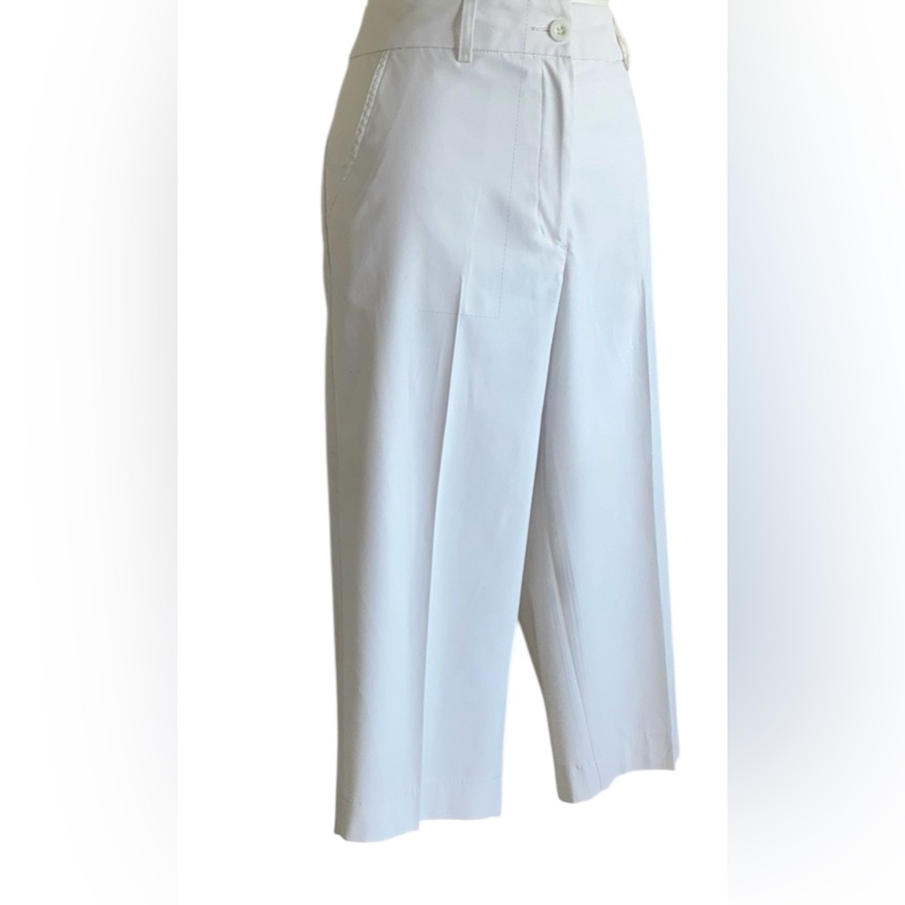 Monterrey Club Women's White Golf Shorts, pockets, belt loops, front zip. 8